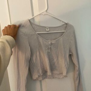 super cute long sleeve, runs a little big, more of a small instead of xs